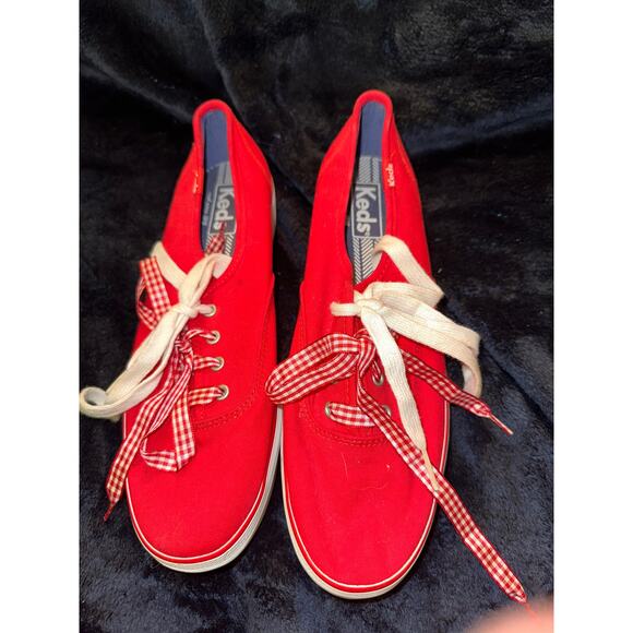 VINTAGE 80's EIGHTIES RED KEDS SNEAKERS W/ SLIGHT PLATFORM & DOUBLE LACES 7.5 - Picture 1 of 5